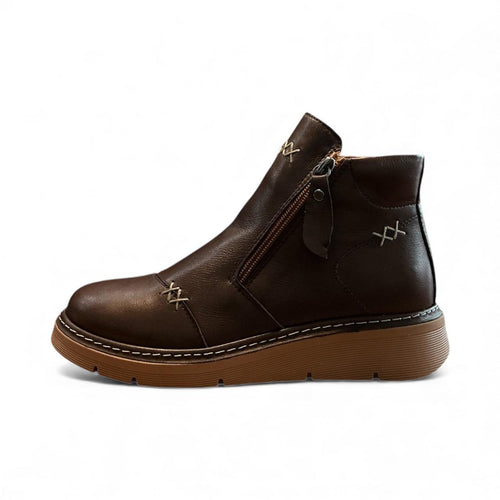 Begoria 'Craft' – Hand-Stitched Leather Boots with Side Zip Brown Begoria