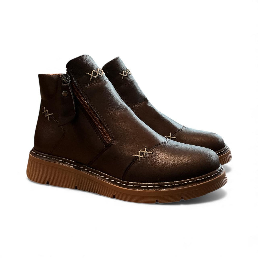 Begoria 'Craft' – Hand-Stitched Leather Boots with Side Zip Begoria