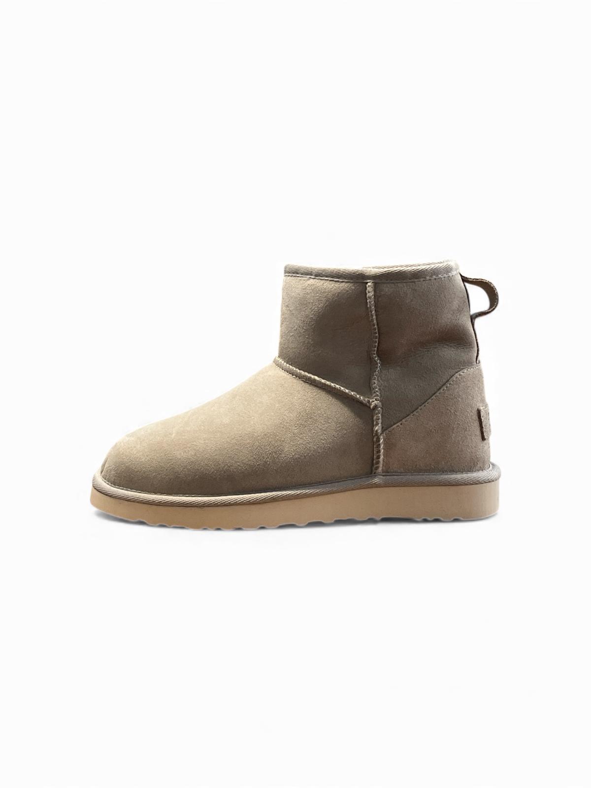 Begoria 'Cloud' – Suede Boots with Shearling Lining Beige Begoria