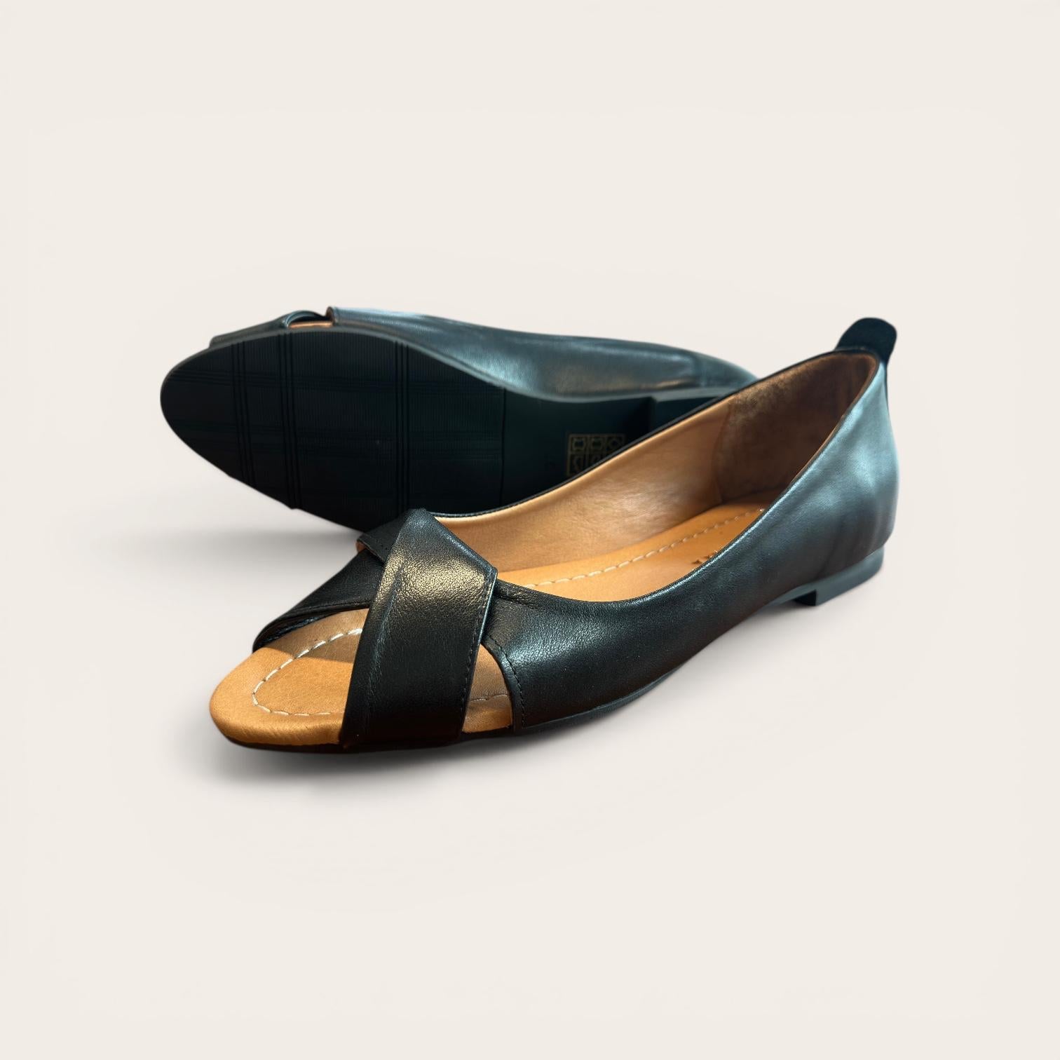 Begoria Milano - Premium Leather Open-Toe Flats Black 39 Begoria