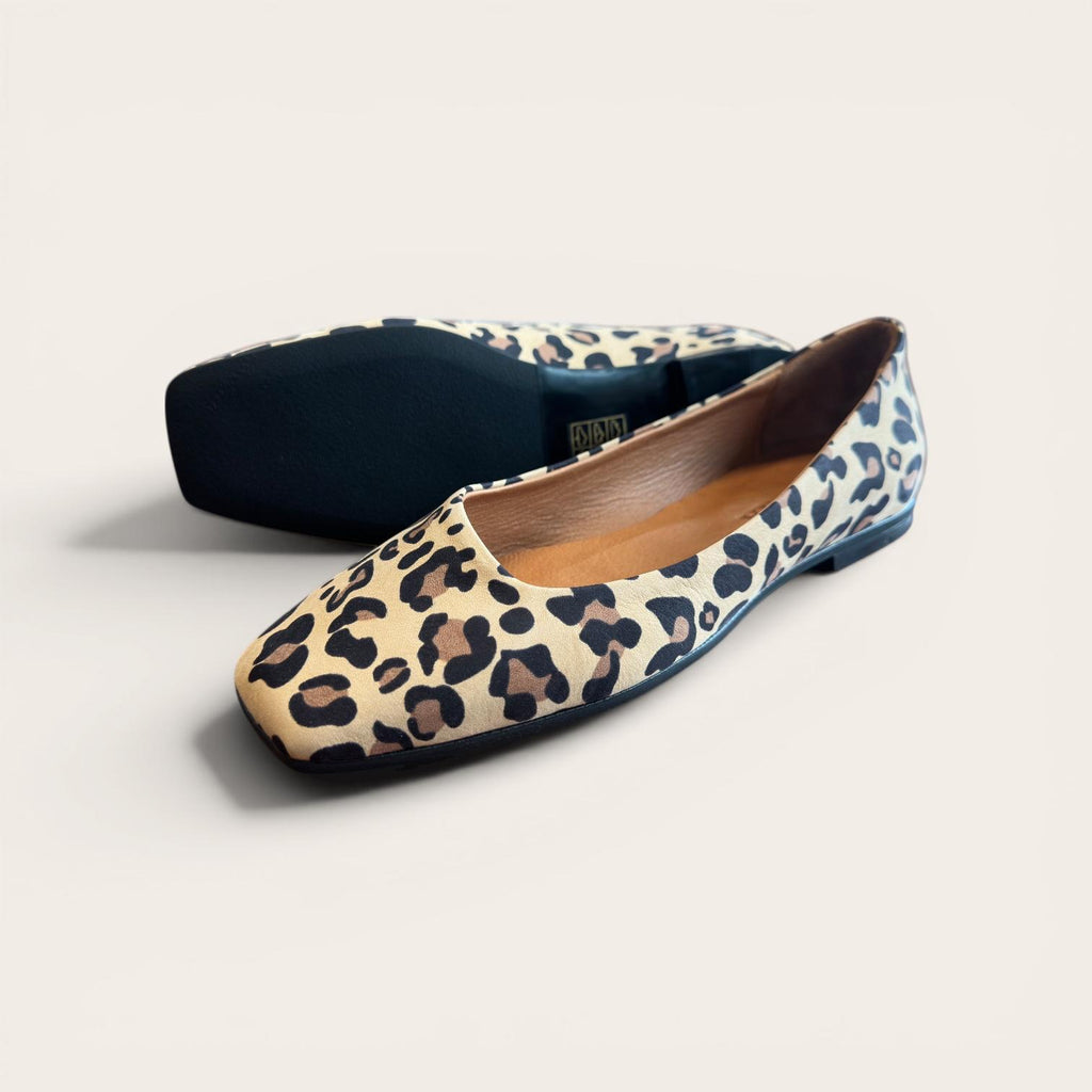 Begoria City Muse - Comfortable Leopard Leather Flats