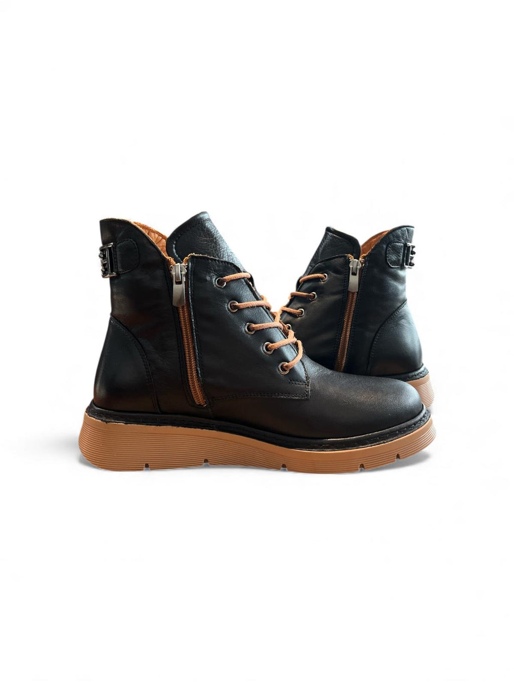 Begoria 'Heritage' – Premium Leather Boots with Buckle Detail Begoria