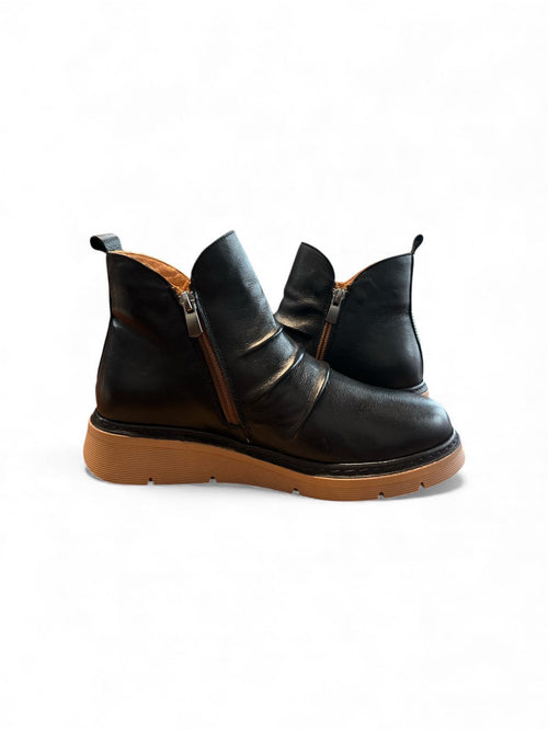 Begoria 'Essential' Premium Leather Chelsea Boots Black Begoria