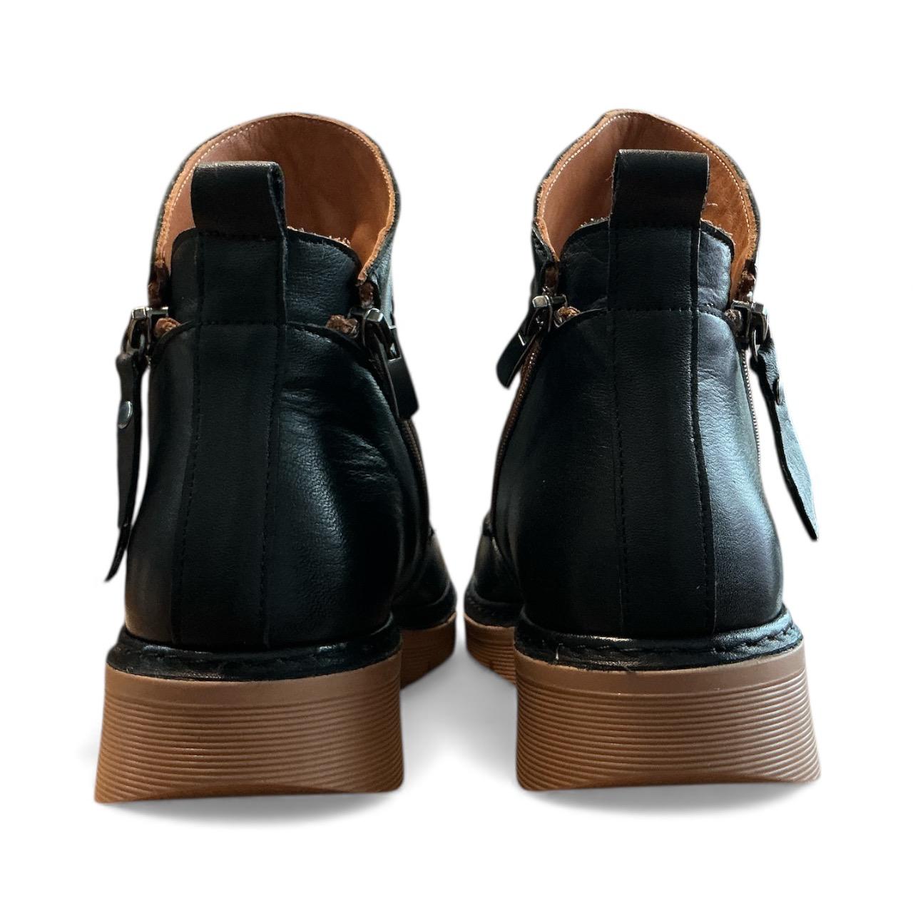 Begoria 'SoftFold' – Premium Leather Boots with Side Zip Begoria