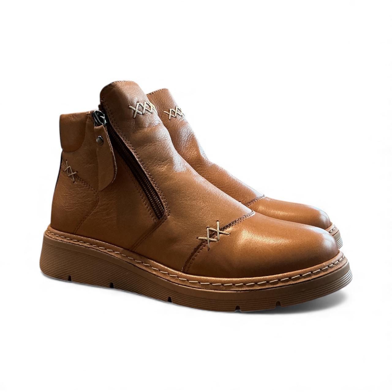 Begoria 'Craft' – Hand-Stitched Leather Boots with Side Zip Begoria