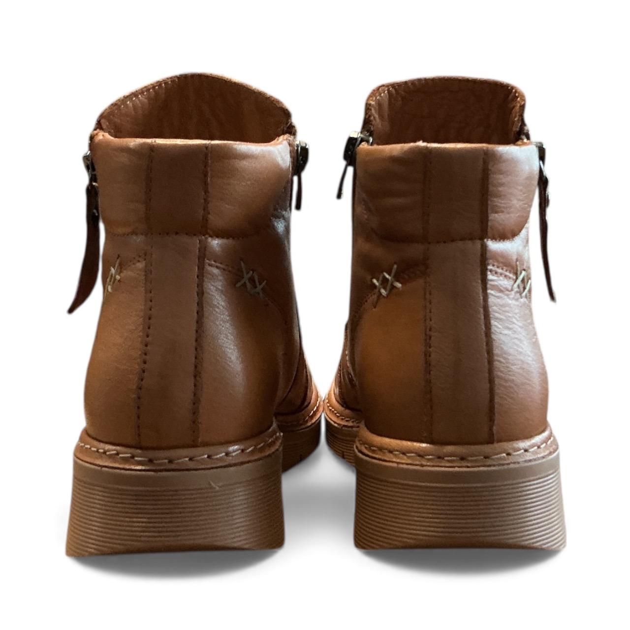 Begoria 'Craft' – Hand-Stitched Leather Boots with Side Zip Begoria