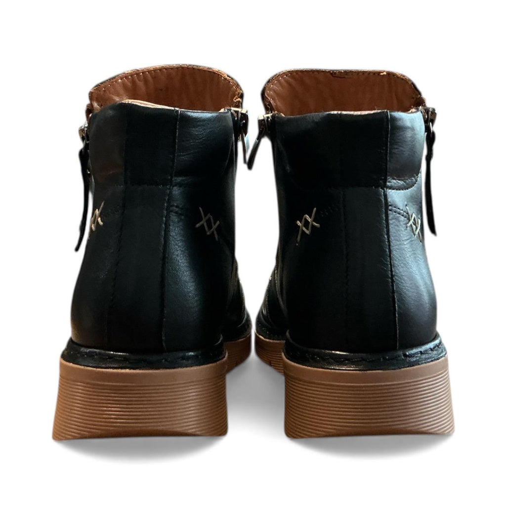 Begoria 'Craft' – Hand-Stitched Leather Boots with Side Zip Begoria