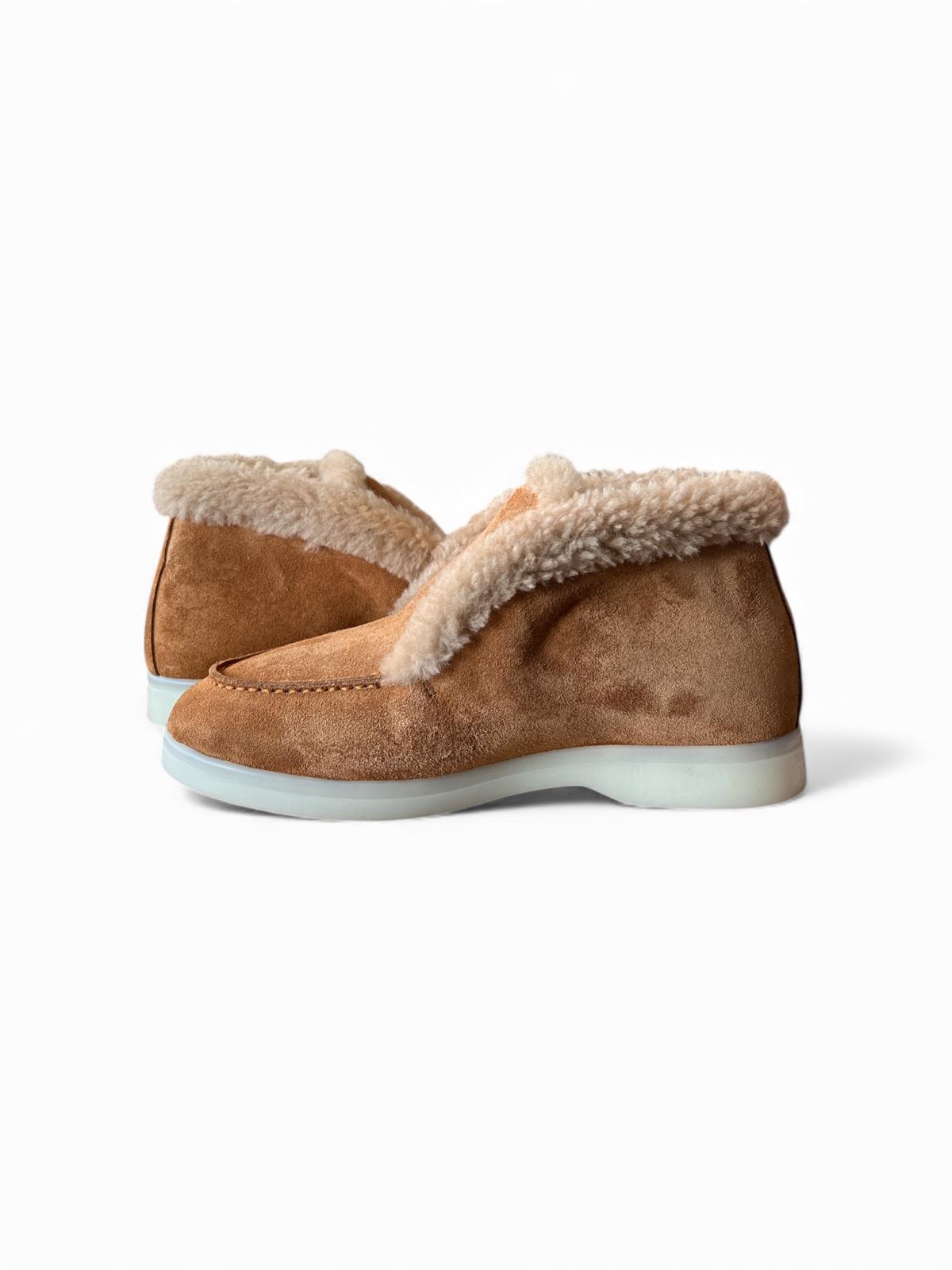 Begoria 'Luna' – Suede Ankle Boots with Shearling Lining Begoria
