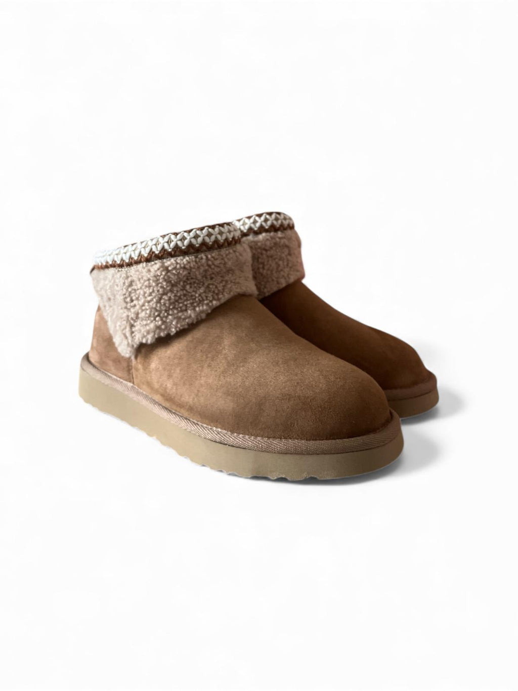 Begoria 'Sienna' – Suede Ankle Boots with Plush Collar Begoria