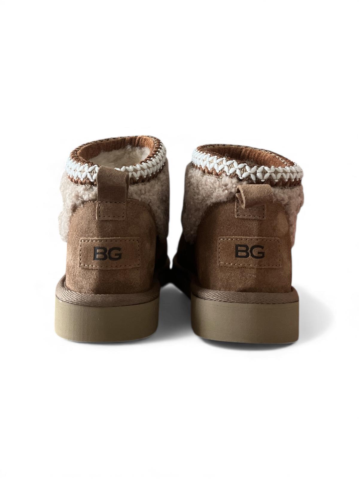 Begoria 'Sienna' – Suede Ankle Boots with Plush Collar Begoria