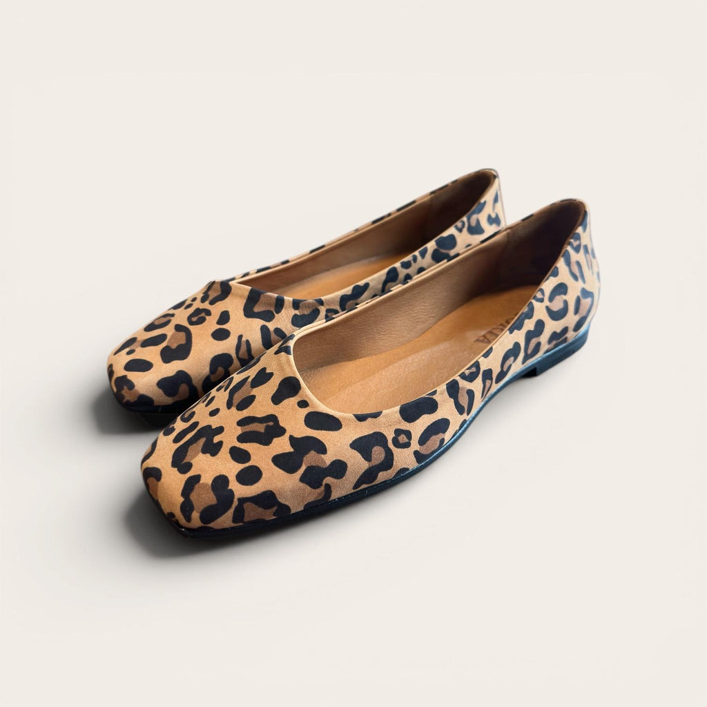 Begoria City Muse - Comfortable Leopard Leather Flats