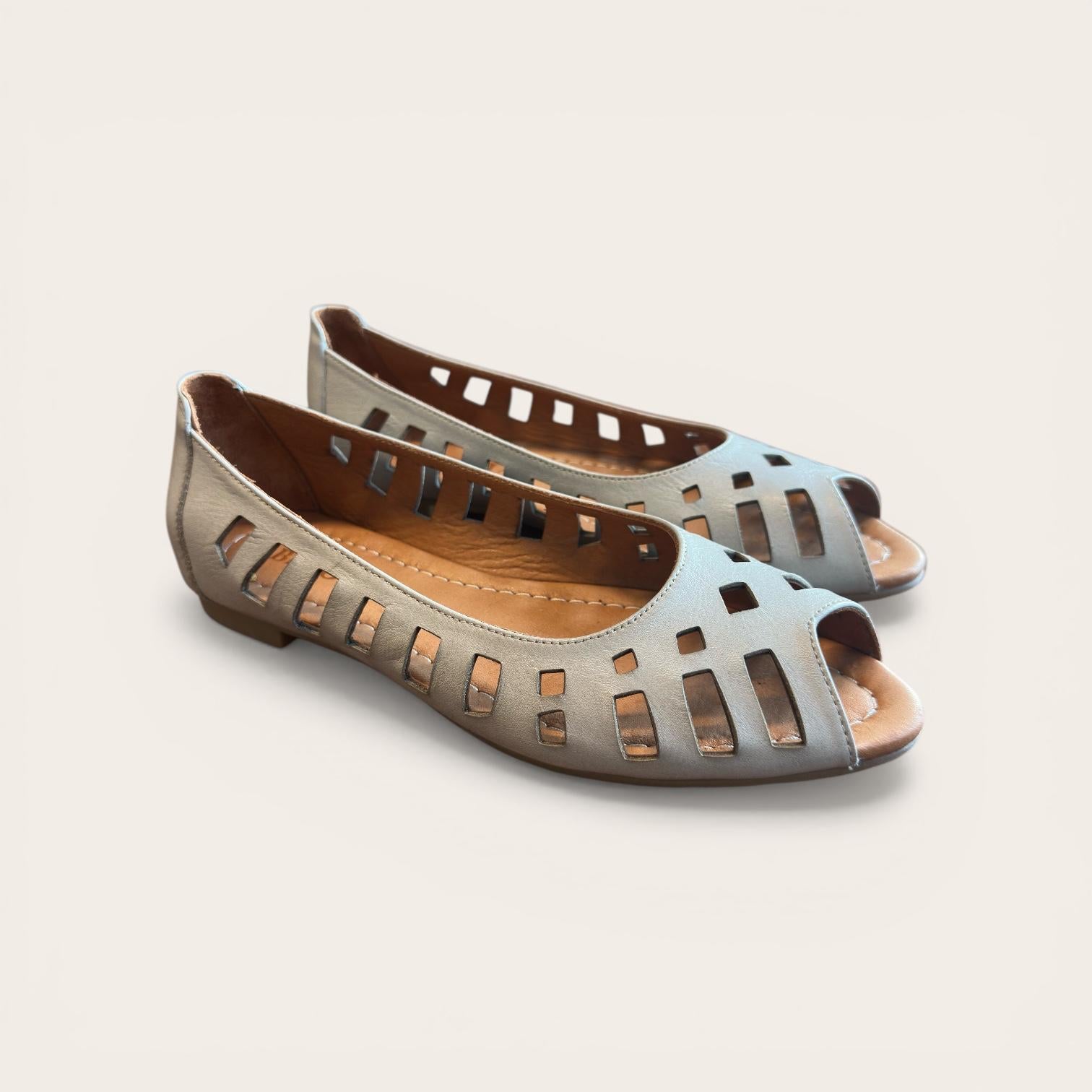 Begoria Fiorella - Breathable Cut-Out Women Leather Flats