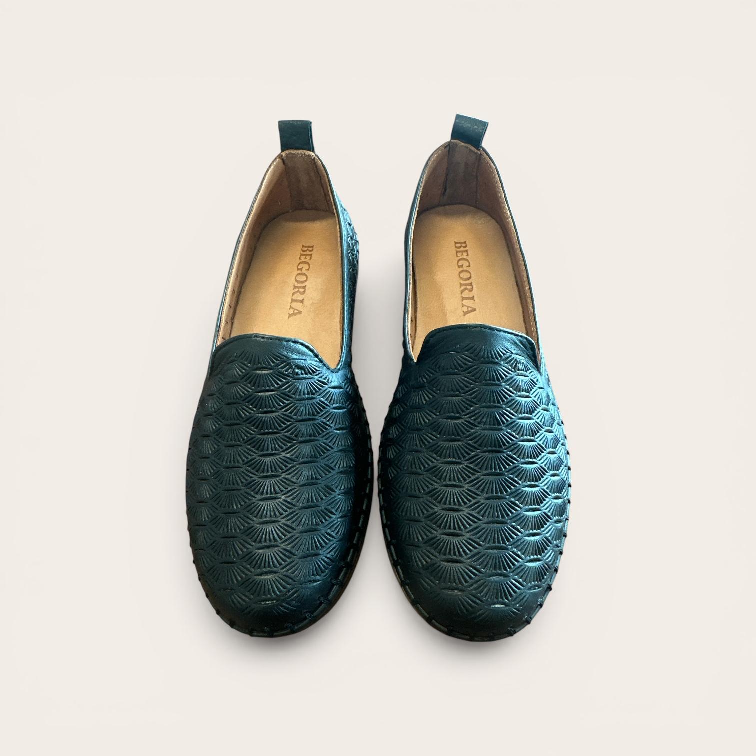Begoria Artisan - Embroidered Texture Loafers with Whipstitch Detail