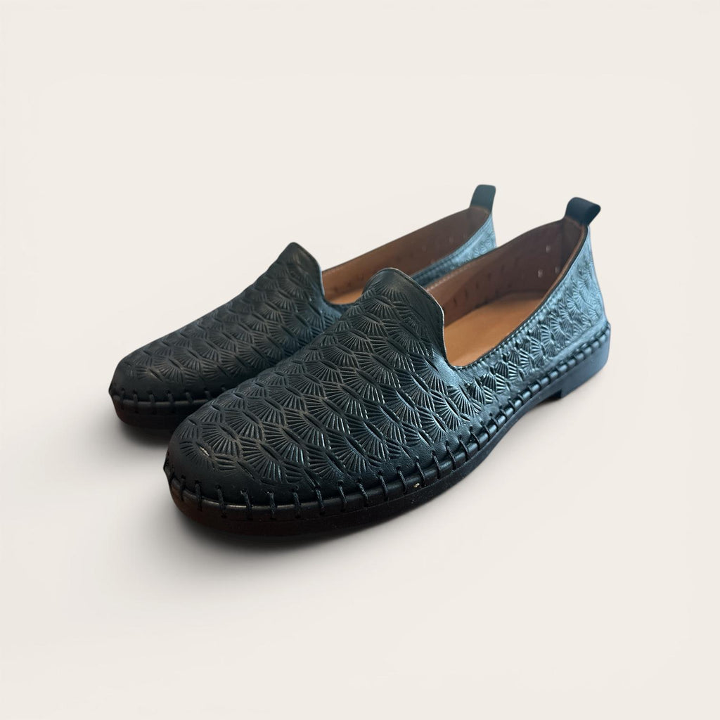Begoria Artisan - Embroidered Texture Loafers with Whipstitch Detail