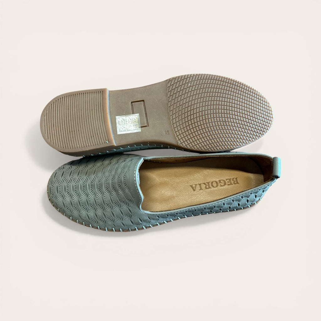 Begoria Artisan - Embroidered Texture Loafers with Whipstitch Detail