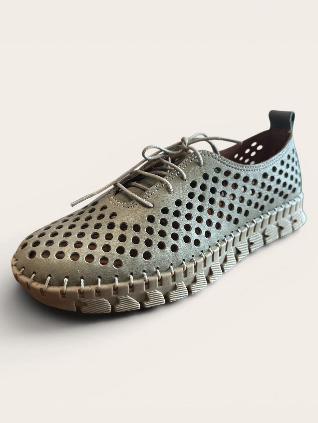 Begoria Aero - Lightweight Lace-Up Soft Leather Women's Shoes
