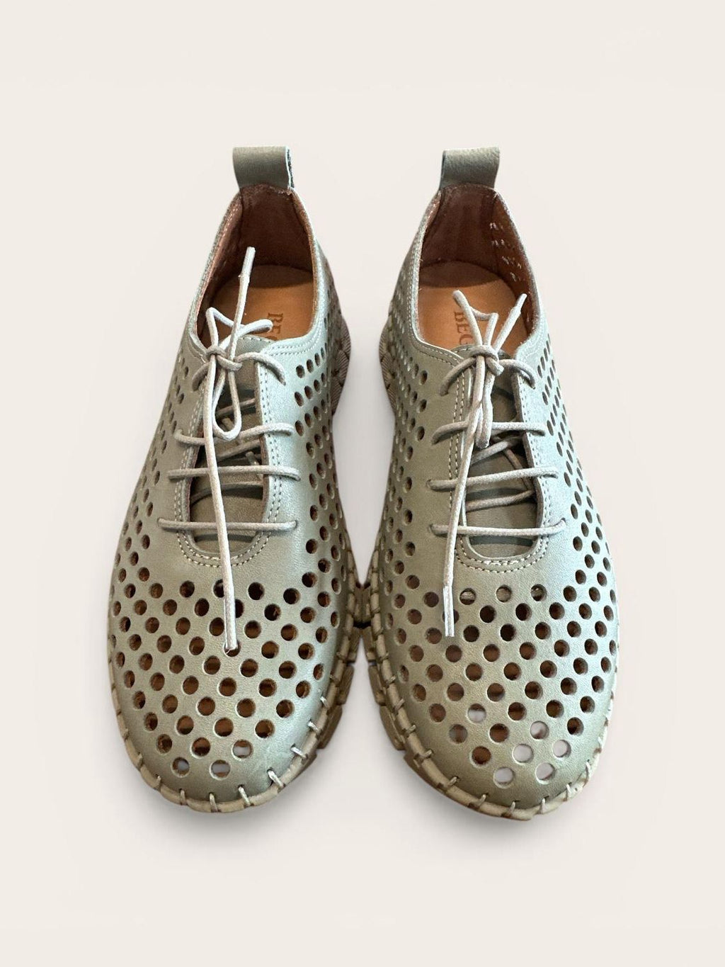 Begoria Aero - Lightweight Lace-Up Soft Leather Women's Shoes