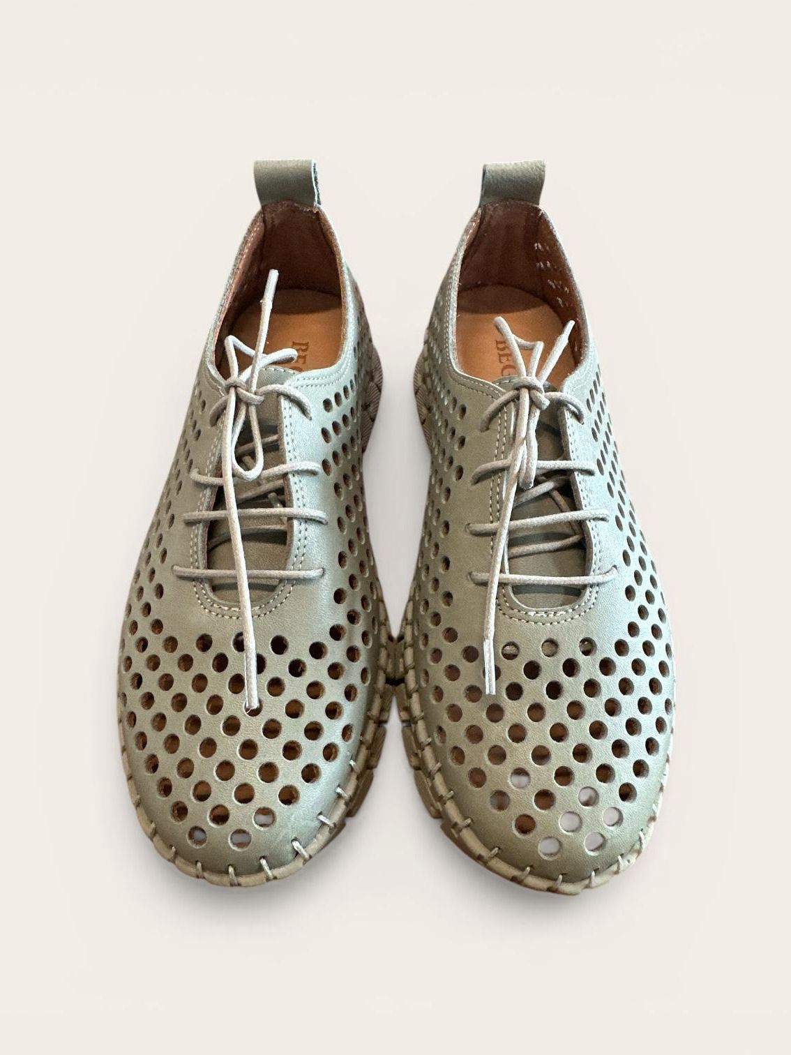 Begoria Aero - Lightweight Lace-Up Soft Leather Women's Shoes