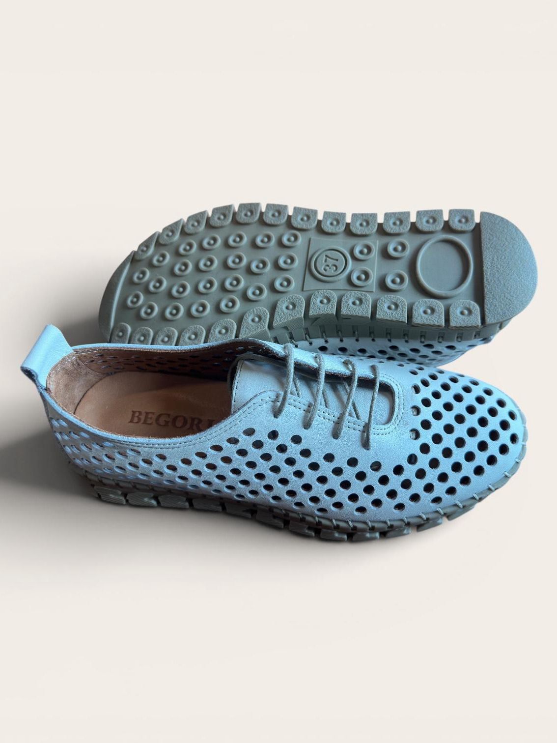Begoria Aero - Lightweight Lace-Up Soft Leather Women's Shoes