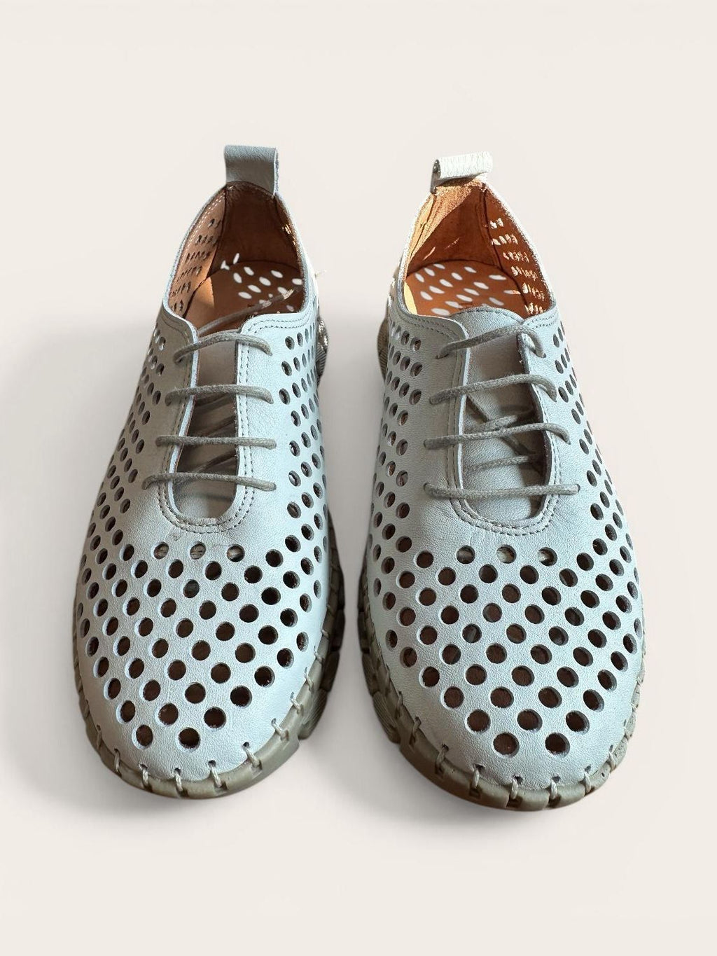 Begoria Aero - Lightweight Lace-Up Soft Leather Women's Shoes