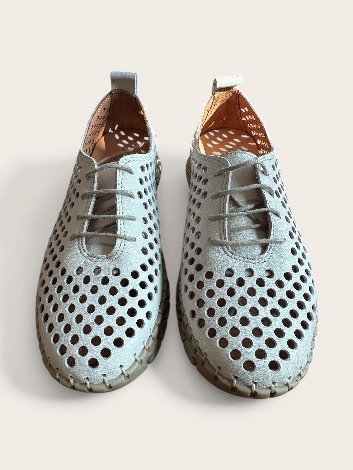 Begoria Aero - Lightweight Lace-Up Soft Leather Women's Shoes